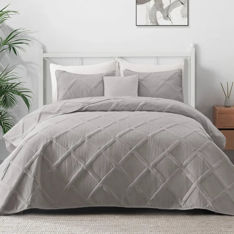 Queen Lightweight Quilt Set