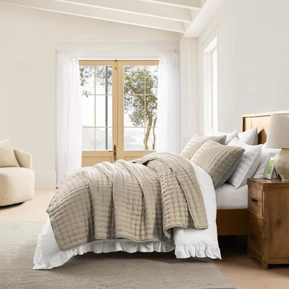 Beige King Quilt Set